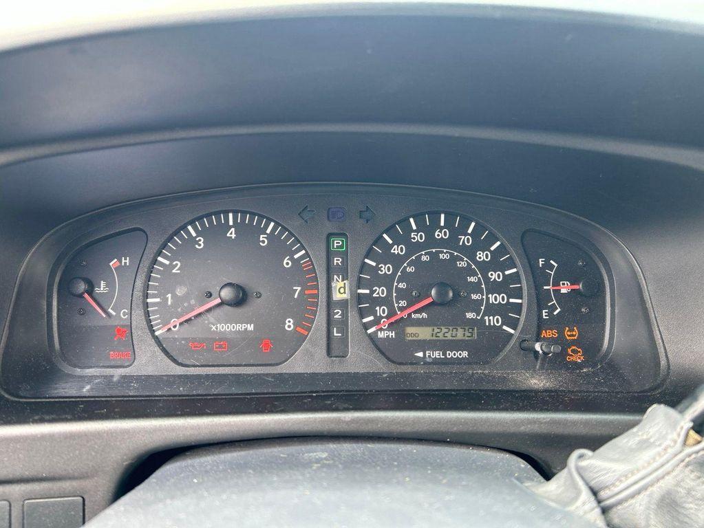 used 2000 Toyota Sienna car, priced at $9,990