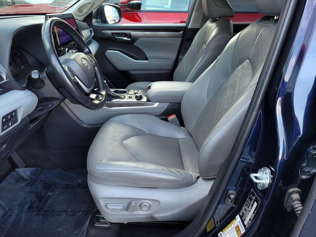 used 2023 Toyota Highlander car, priced at $38,568