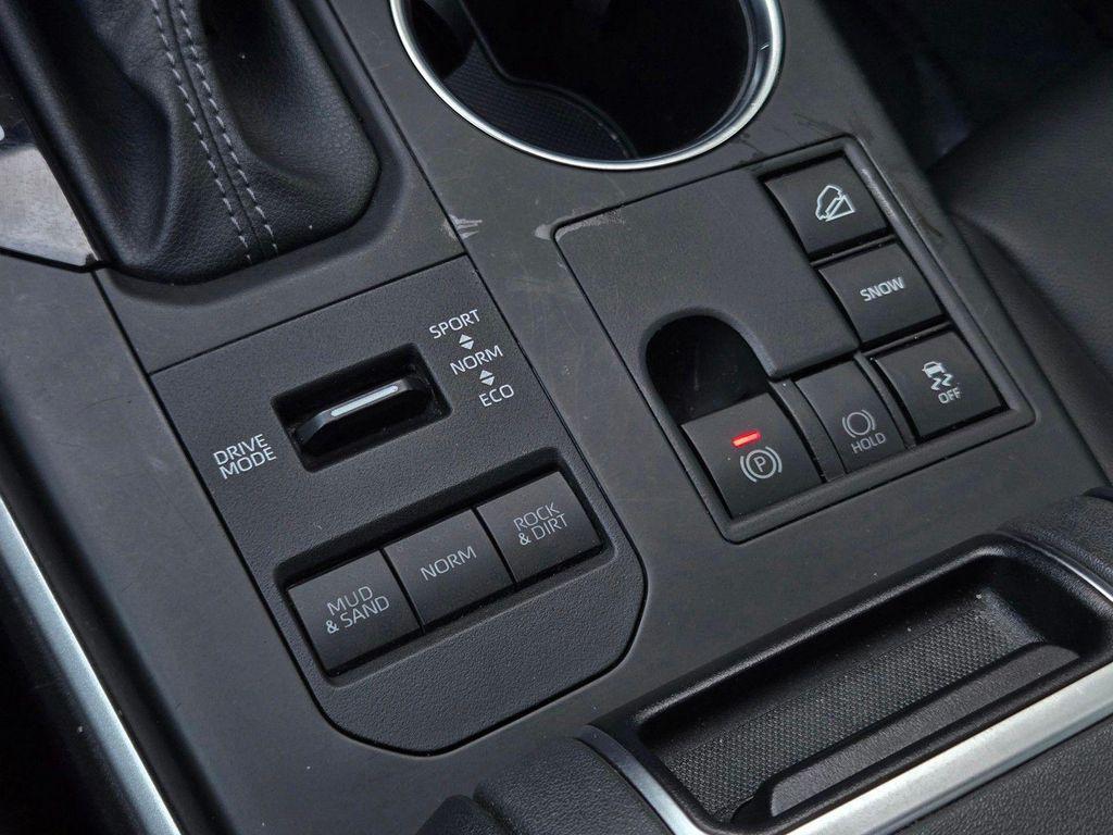 used 2024 Toyota Highlander car, priced at $35,980