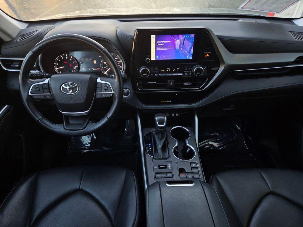 used 2024 Toyota Highlander car, priced at $35,980