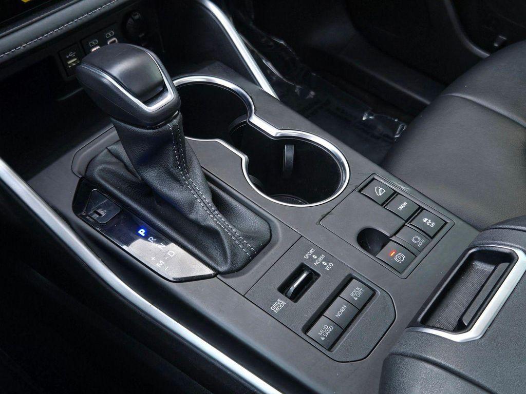 used 2024 Toyota Highlander car, priced at $35,980
