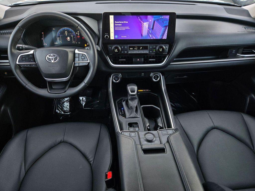 used 2025 Toyota Grand Highlander car, priced at $44,990