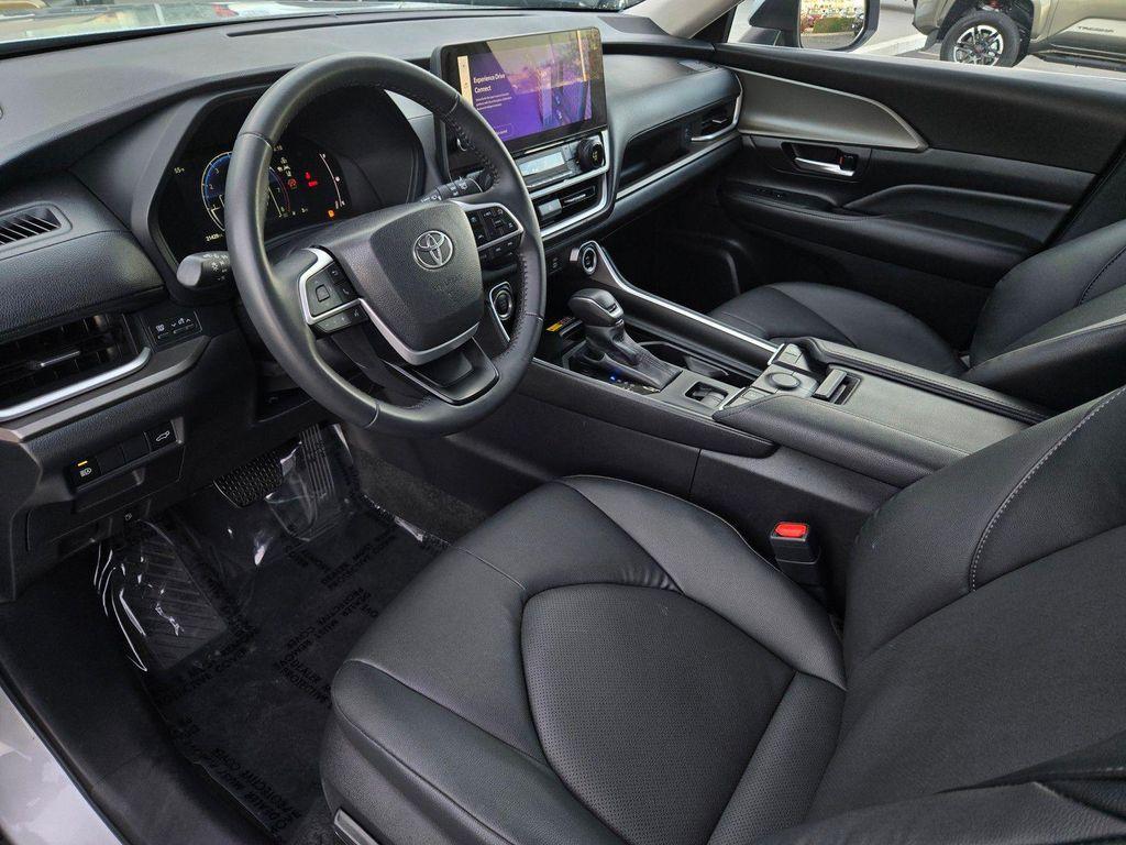used 2025 Toyota Grand Highlander car, priced at $44,990