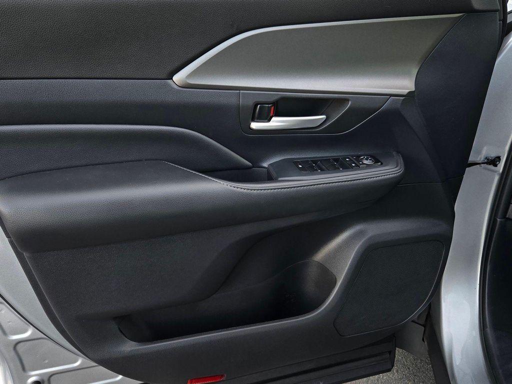 used 2025 Toyota Grand Highlander car, priced at $44,990