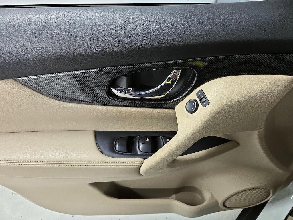 used 2015 Nissan Rogue car, priced at $12,998