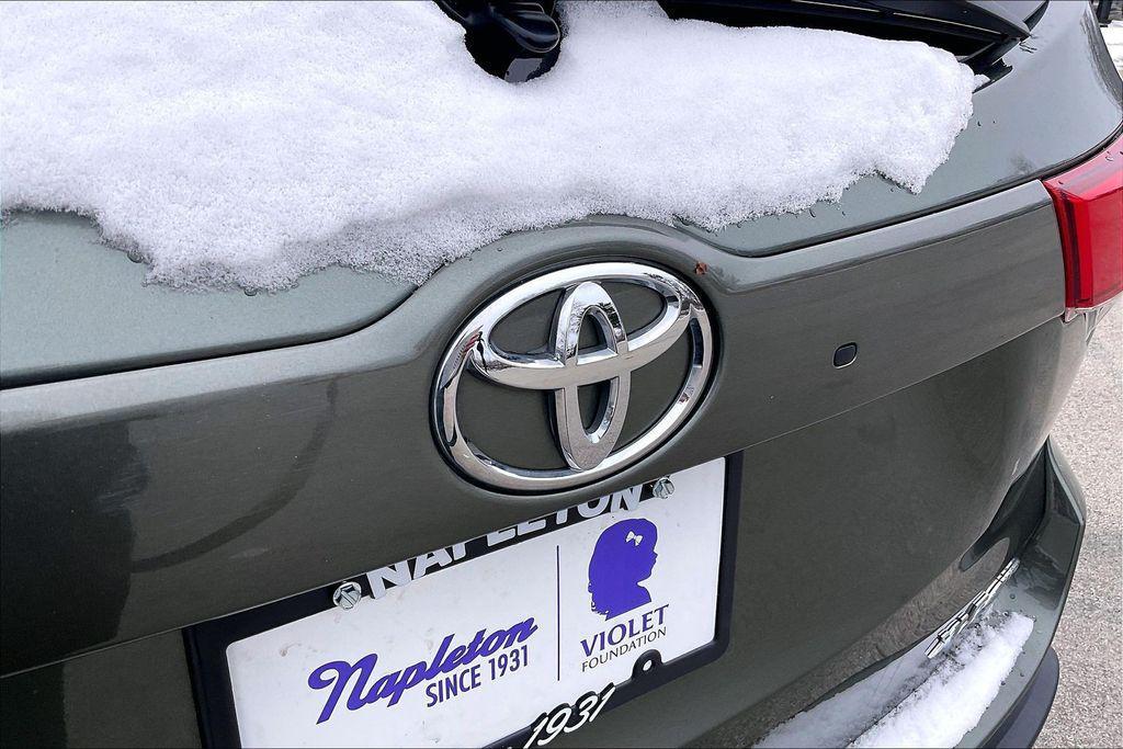 used 2019 Toyota Highlander car, priced at $19,498