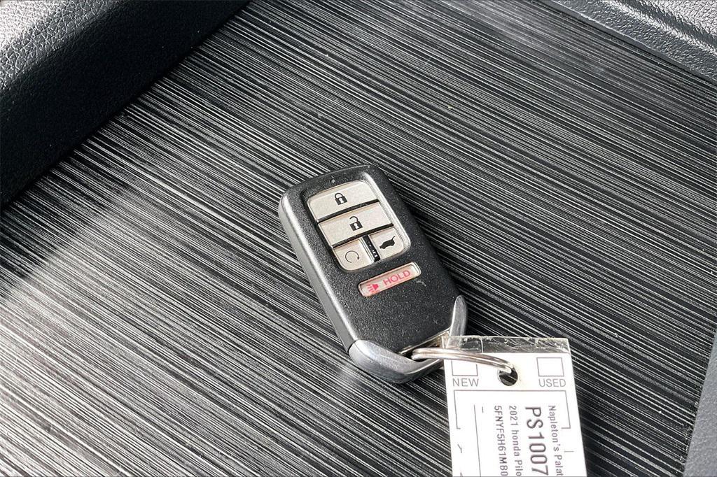 used 2021 Honda Pilot car, priced at $28,999