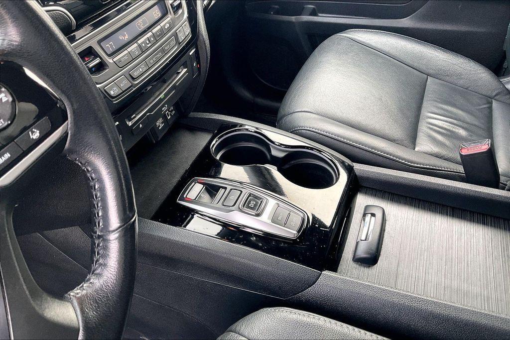 used 2021 Honda Pilot car, priced at $28,989