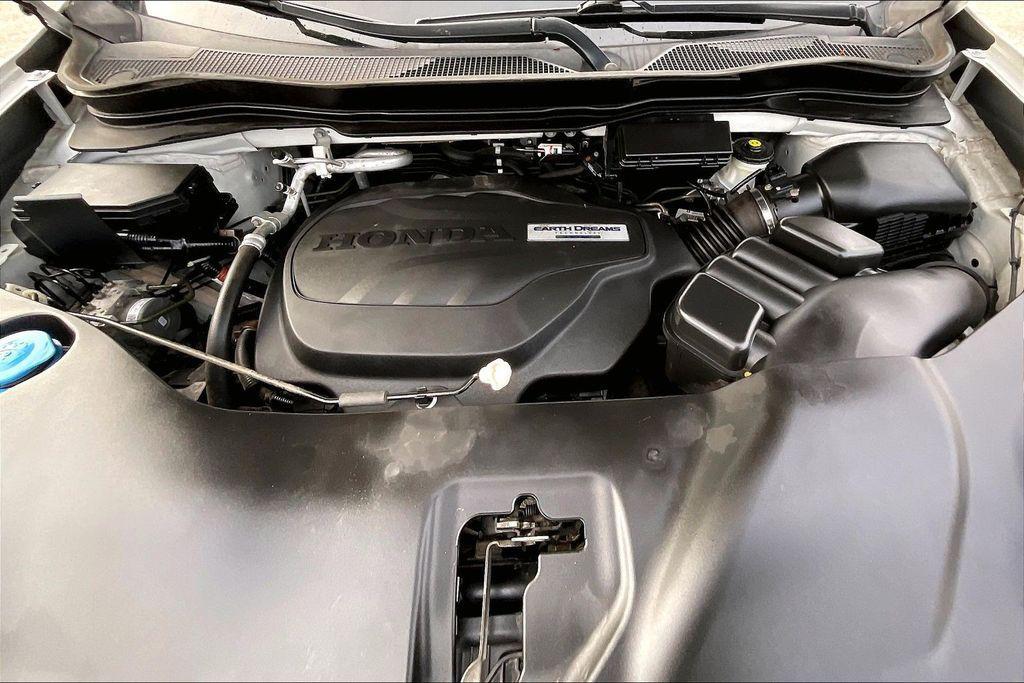 used 2021 Honda Pilot car, priced at $28,989