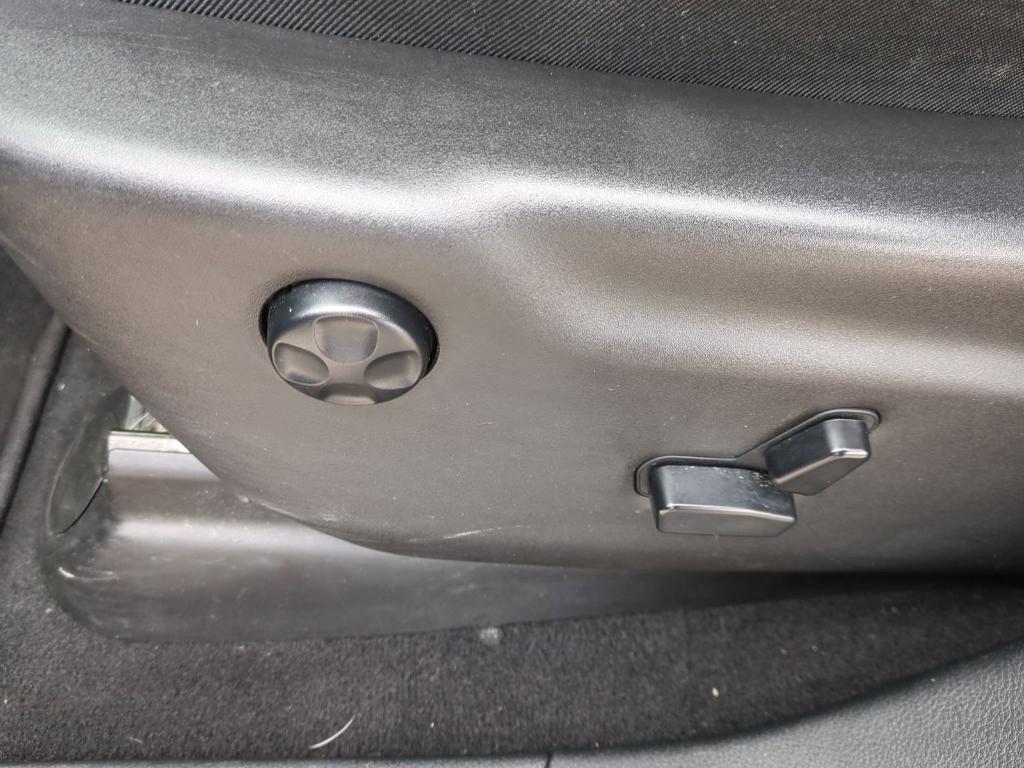 used 2020 Jeep Grand Cherokee car, priced at $15,880