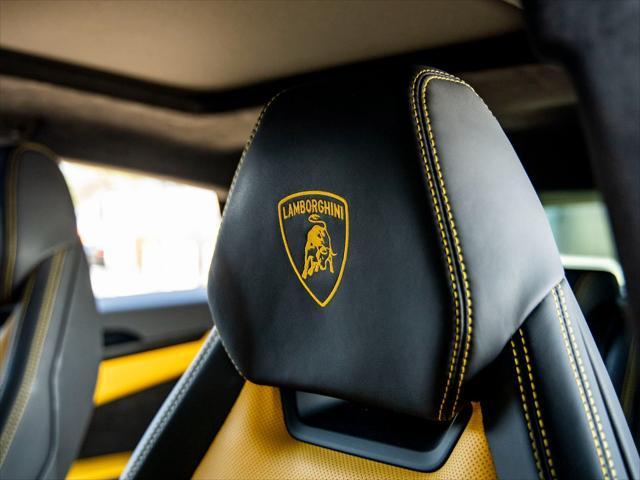 used 2022 Lamborghini Urus car, priced at $219,998