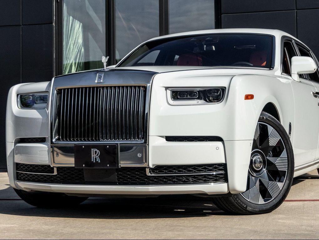 used 2022 Rolls-Royce Phantom car, priced at $489,998