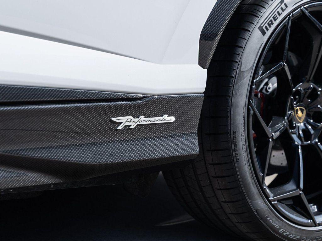 used 2024 Lamborghini Urus car, priced at $324,998