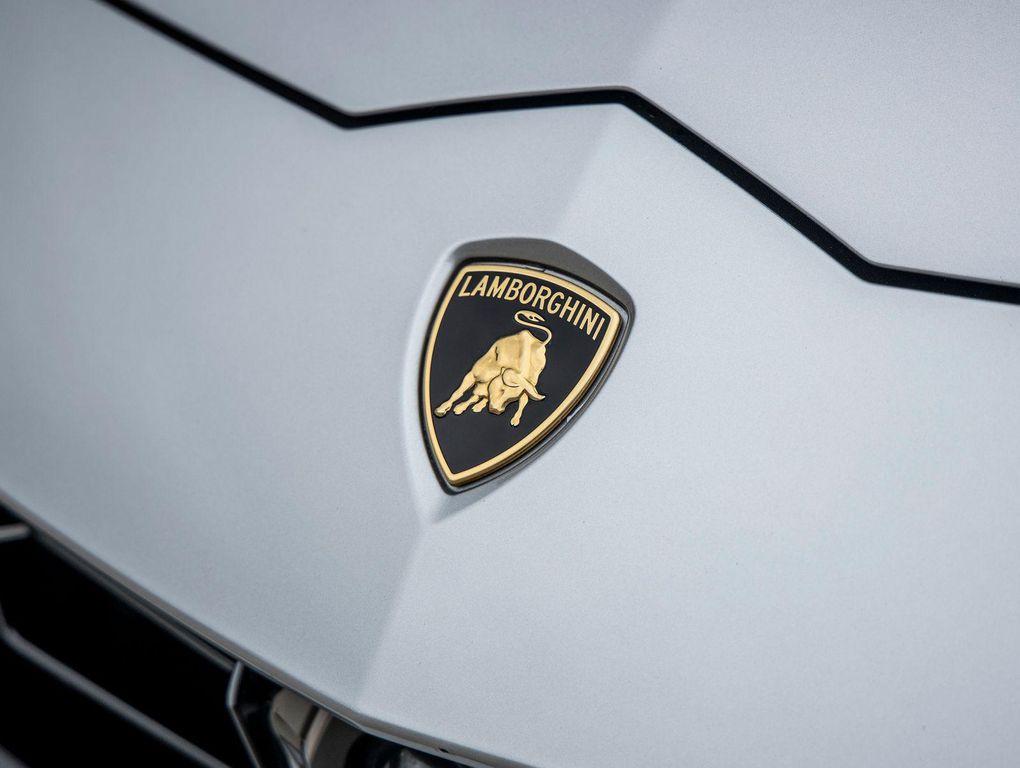 used 2020 Lamborghini Urus car, priced at $189,998
