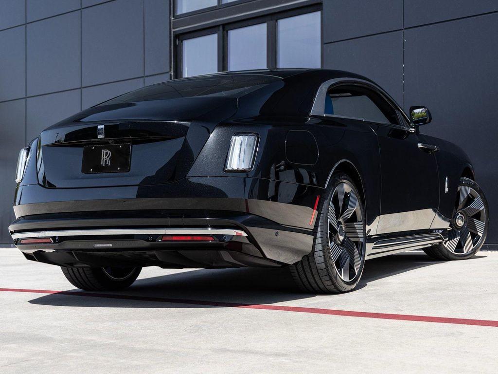 new 2025 Rolls-Royce Spectre car, priced at $482,175
