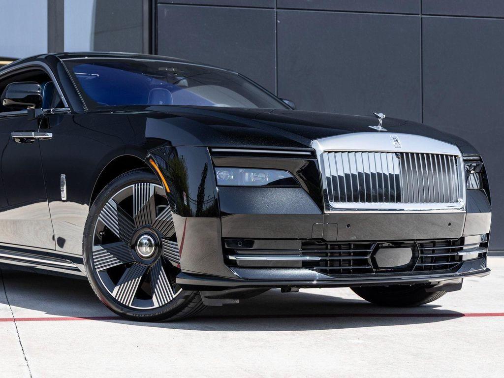 new 2025 Rolls-Royce Spectre car, priced at $482,175