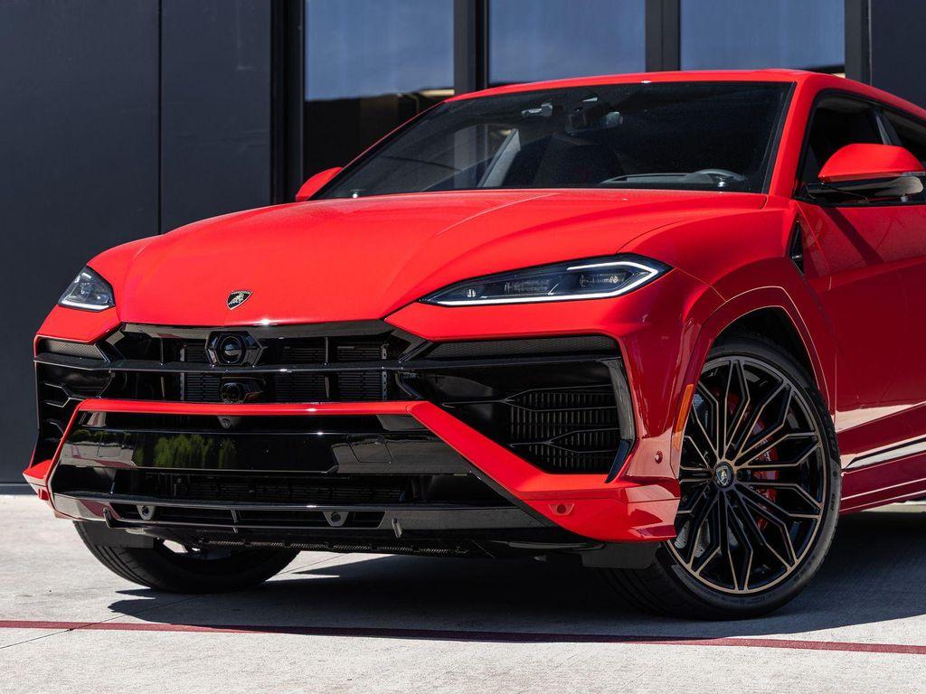 used 2026 Lamborghini Urus car, priced at $319,998