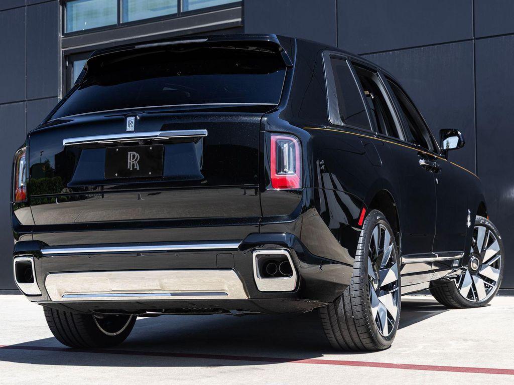 new 2026 Rolls-Royce Cullinan car, priced at $481,350