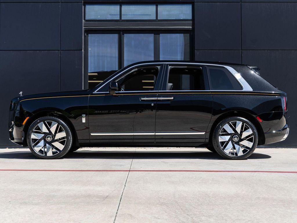 new 2026 Rolls-Royce Cullinan car, priced at $481,350