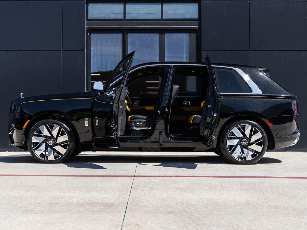 new 2026 Rolls-Royce Cullinan car, priced at $481,350