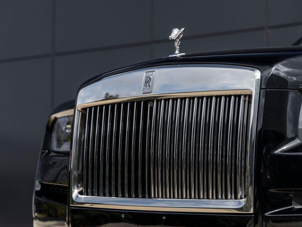 used 2021 Rolls-Royce Cullinan car, priced at $269,998