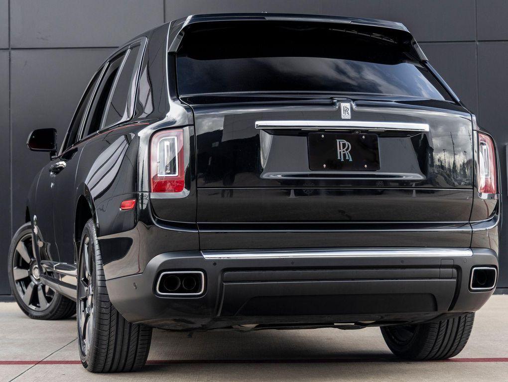 used 2021 Rolls-Royce Cullinan car, priced at $269,998