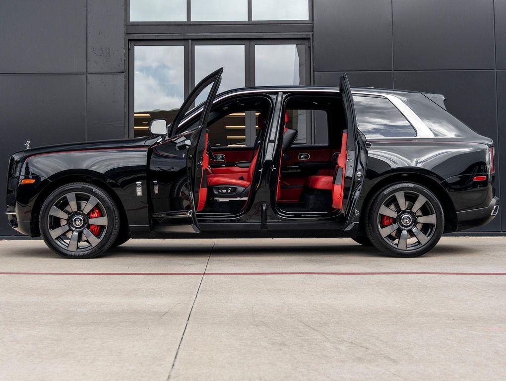 used 2021 Rolls-Royce Cullinan car, priced at $269,998
