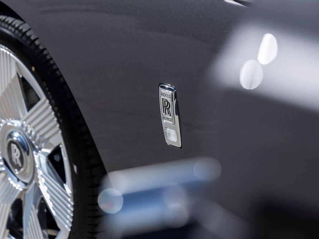 used 2025 Rolls-Royce Spectre car, priced at $389,998