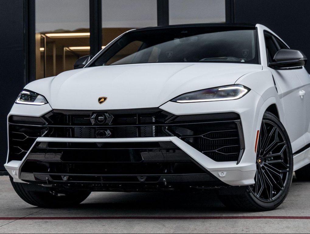 used 2025 Lamborghini Urus car, priced at $329,998