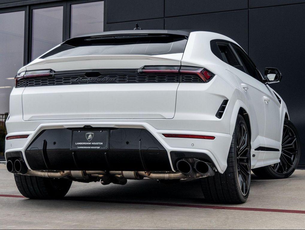 used 2025 Lamborghini Urus car, priced at $329,998