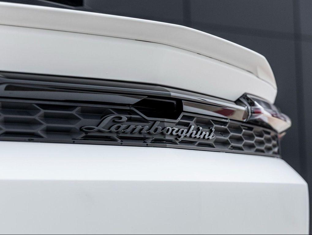 used 2025 Lamborghini Urus car, priced at $329,998