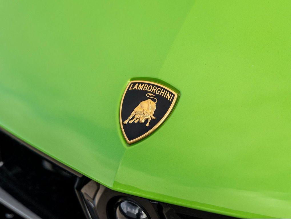 used 2025 Lamborghini Urus car, priced at $319,998