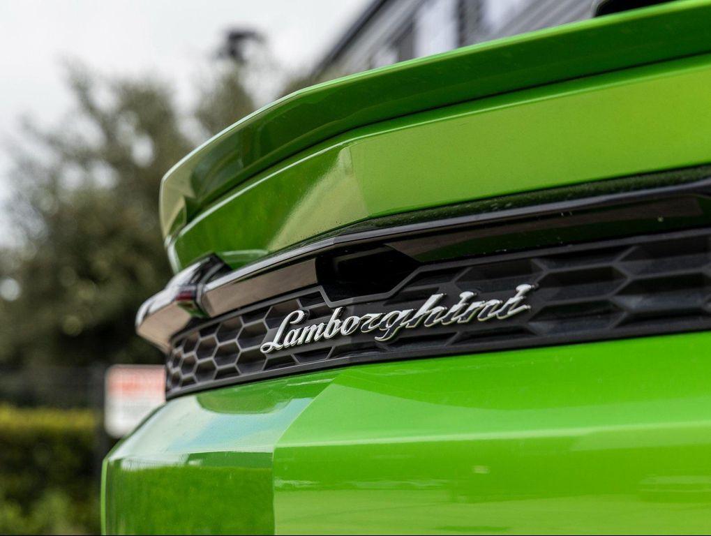 used 2025 Lamborghini Urus car, priced at $319,998