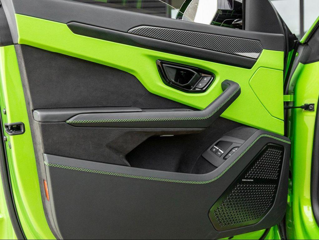 used 2025 Lamborghini Urus car, priced at $319,998