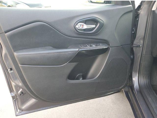 used 2020 Jeep Cherokee car, priced at $13,988