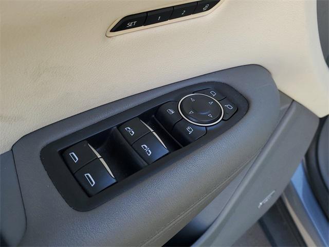 used 2021 Cadillac XT5 car, priced at $25,555