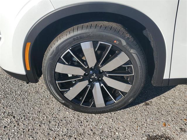 new 2026 Mitsubishi Outlander car, priced at $40,975