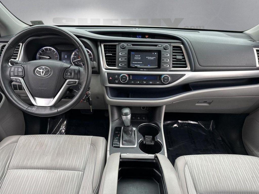 used 2015 Toyota Highlander car, priced at $15,590