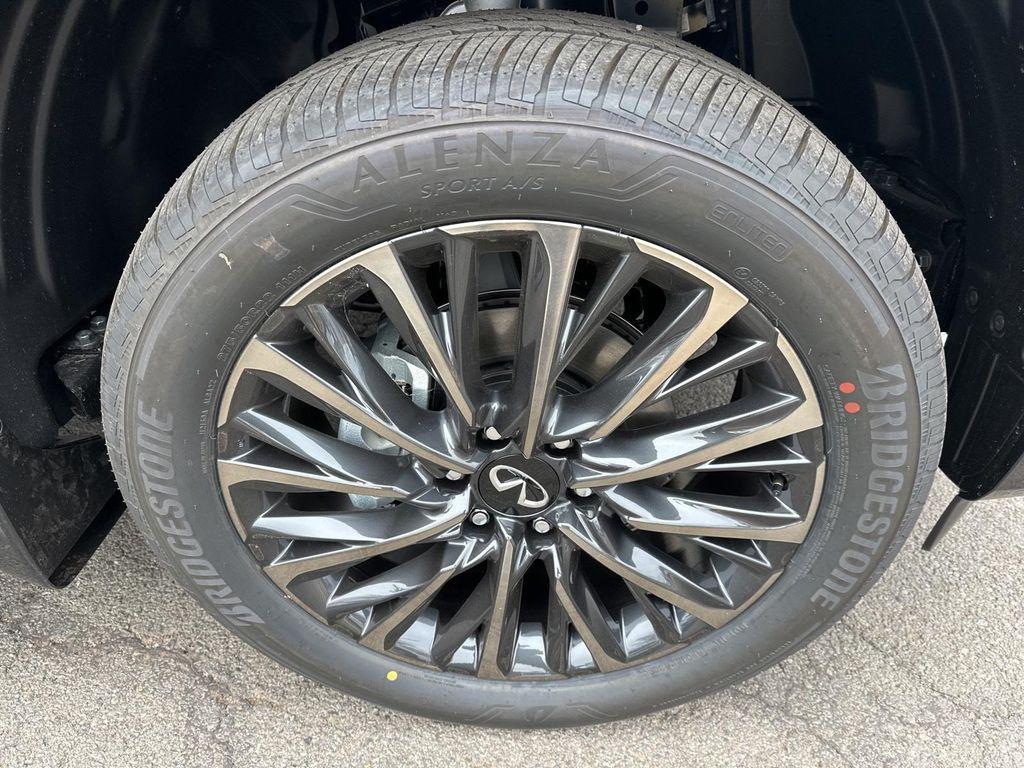 new 2026 INFINITI QX80 car, priced at $103,929