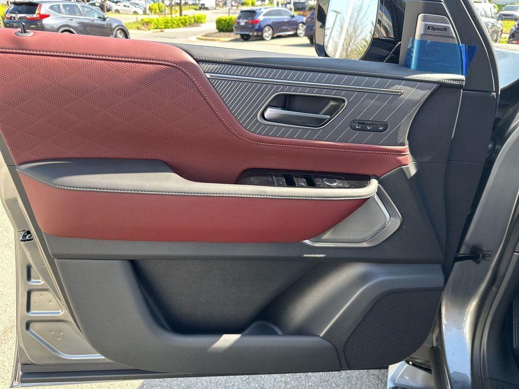 new 2026 INFINITI QX80 car, priced at $101,479