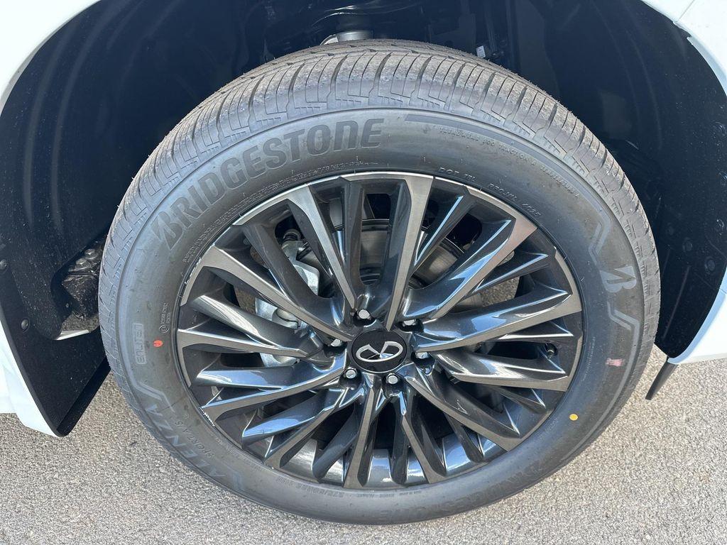 new 2026 INFINITI QX80 car, priced at $100,674