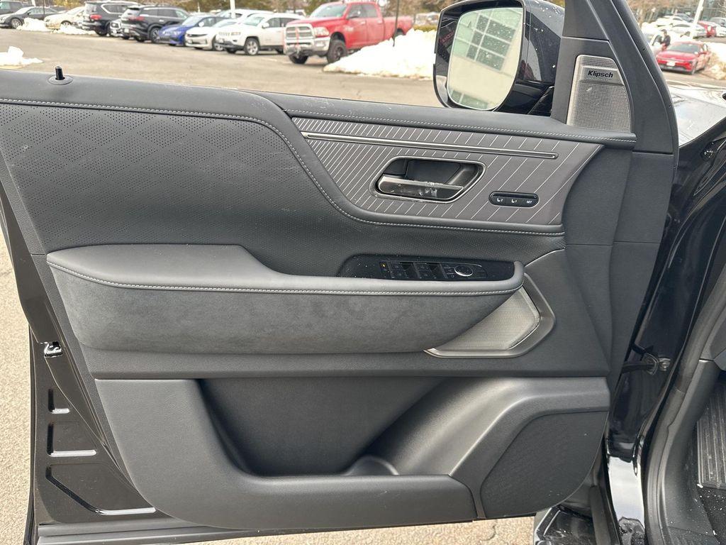 new 2026 INFINITI QX80 car, priced at $101,929