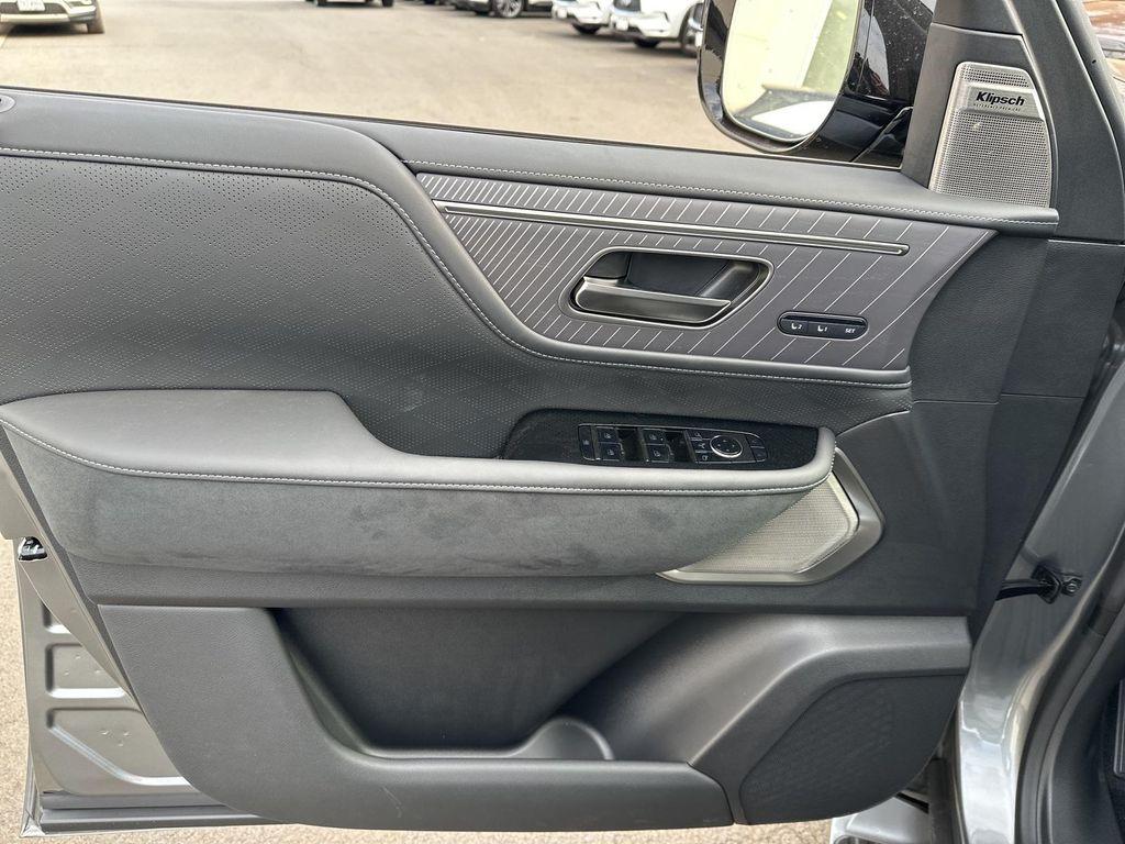 new 2026 INFINITI QX80 car, priced at $104,879