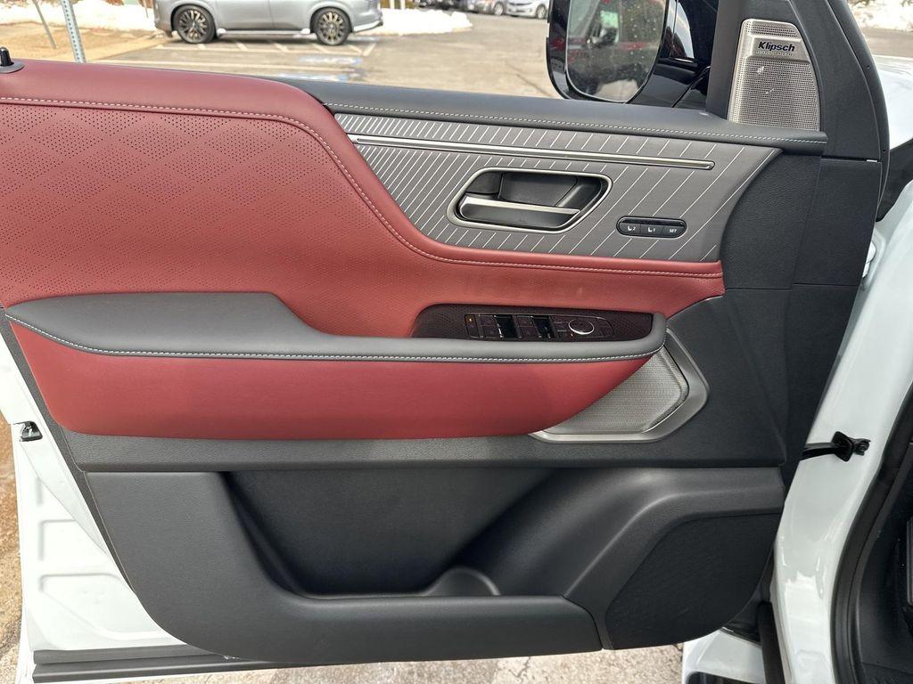 new 2026 INFINITI QX80 car, priced at $100,674