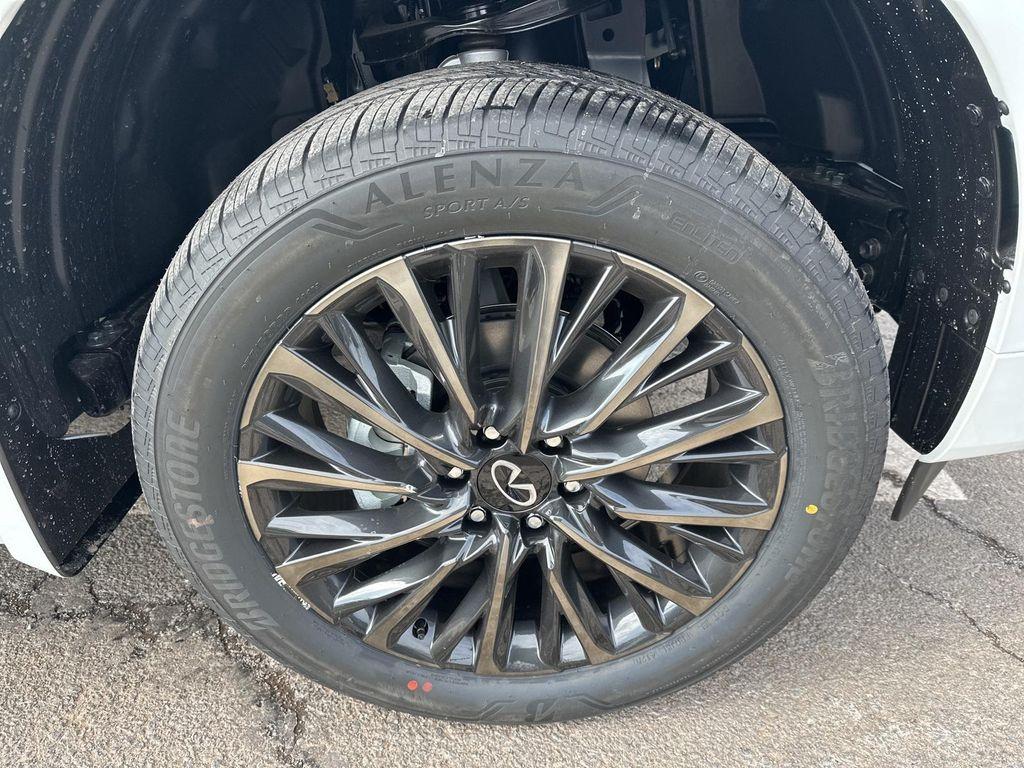 new 2026 INFINITI QX80 car, priced at $100,674