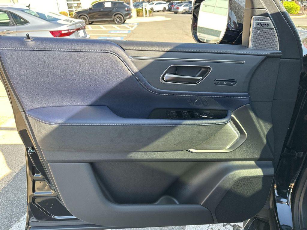 new 2026 INFINITI QX80 car, priced at $91,654