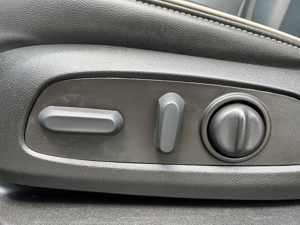 used 2023 Chevrolet Traverse car, priced at $31,000