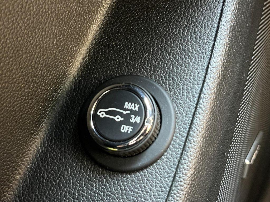 used 2023 Chevrolet Traverse car, priced at $31,000