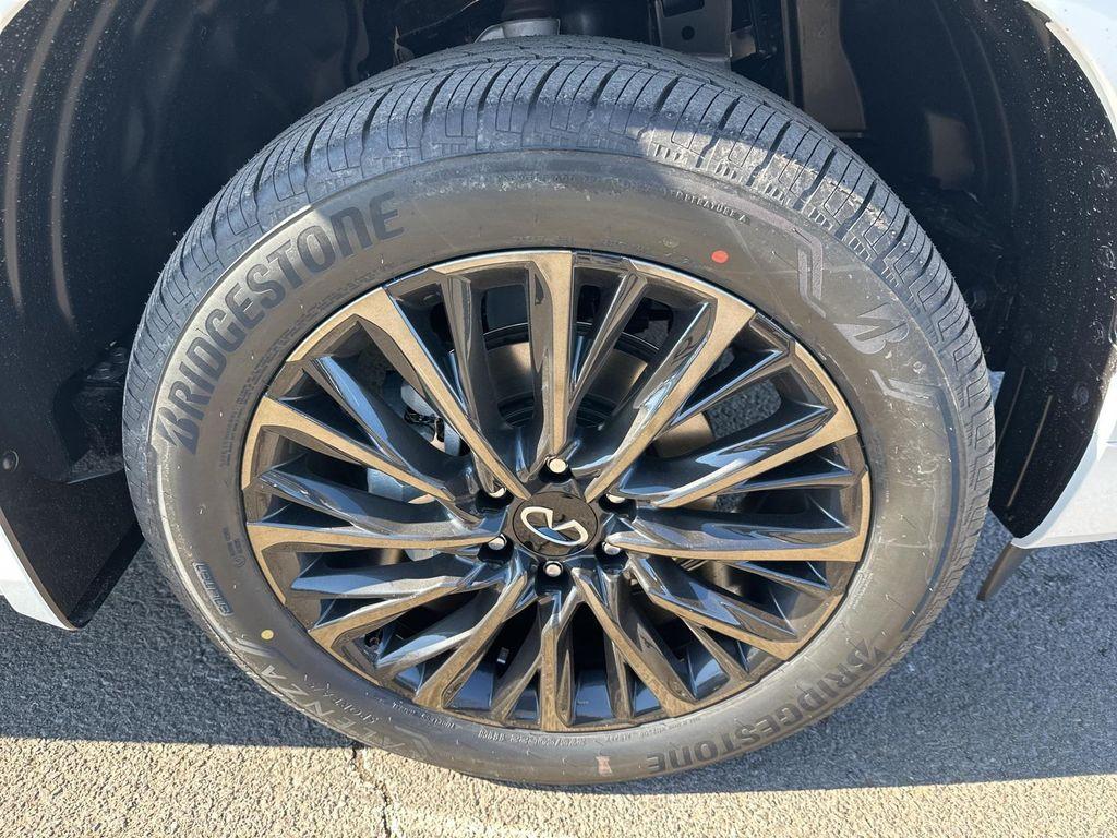 new 2026 INFINITI QX80 car, priced at $100,674