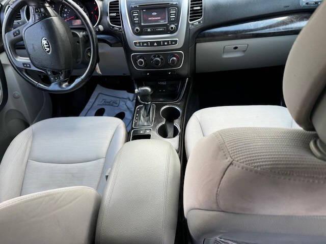 used 2014 Kia Sorento car, priced at $4,999
